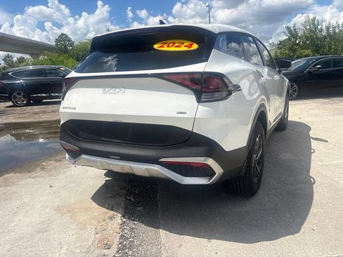 Used 2024 Kia Sportage LX AWD/4WD image 3
