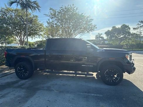 Used 2020 GMC Sierra 2500 AT4 w/ AT4 Premium Package AWD/4WD image 3