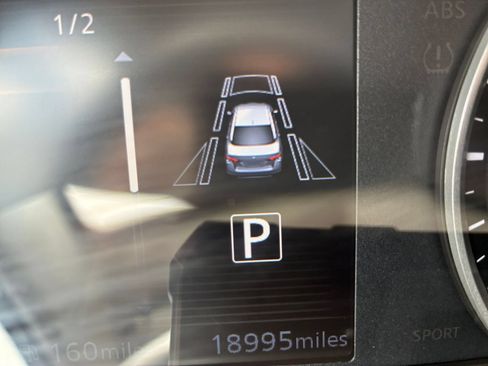 Used 2025 Nissan Versa SV FWD image 33