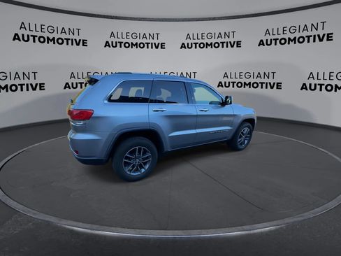 Used 2017 Jeep Grand Cherokee Limited w/ Luxury Group II AWD/4WD image 9