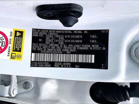 Used 2018 Toyota Highlander LE FWD image 16