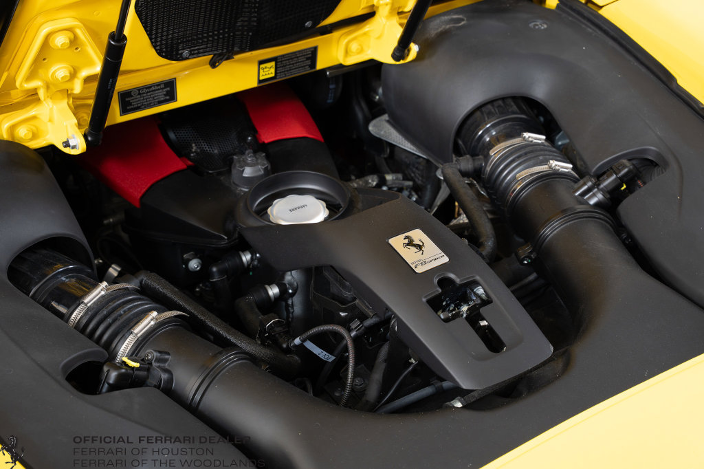 Used 2021 Ferrari F8 Tributo RWD image 35