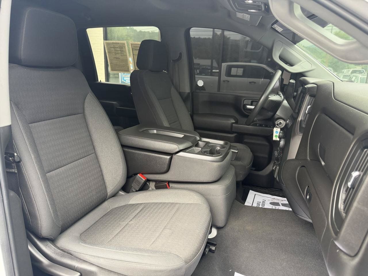 Used 2022 Chevrolet Silverado 2500 Custom w/ Custom Convenience Package AWD/4WD image 17