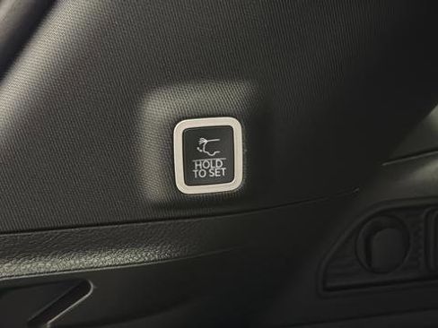 New 2026 Jeep Grand Cherokee Limited w/ Luxury Tech Group II image 32