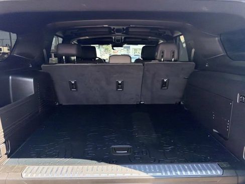 Used 2024 GMC Hummer EV 2X AWD/4WD image 10