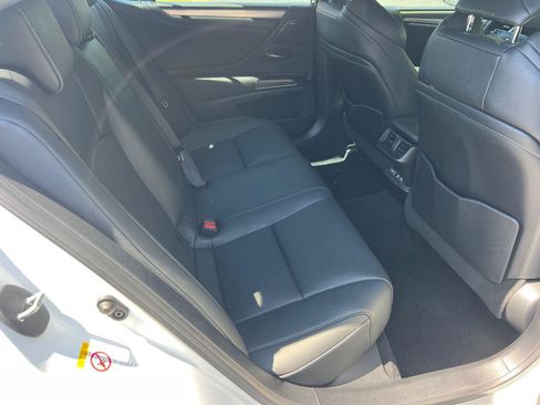 Used 2019 Lexus ES 350 F Sport w/ Accessory Package FWD image 16