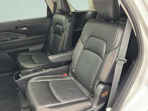 Used 2024 Nissan Pathfinder SL w/ SL Premium Package AWD/4WD image 11