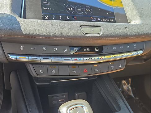 Used 2019 Cadillac XT4 Premium Luxury AWD/4WD image 16