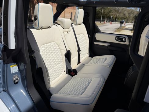 Used 2025 Ford Bronco Outer Banks image 28