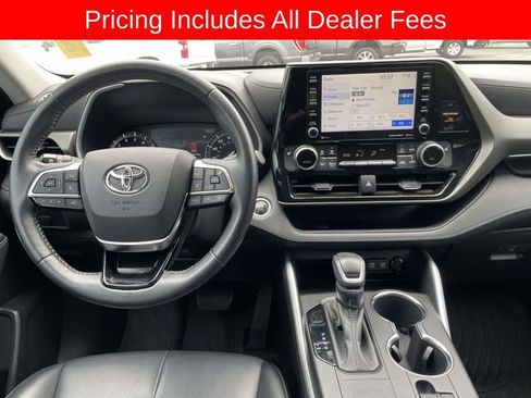 Used 2021 Toyota Highlander XLE FWD image 15