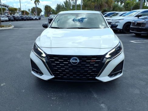 Certified 2023 Nissan Altima 2.5 SR image 11