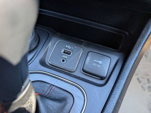 Used 2021 Jeep Cherokee Trailhawk image 29