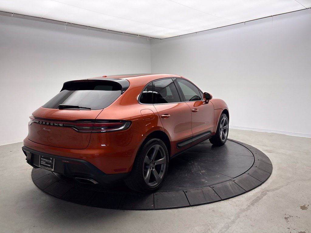 Certified 2024 Porsche Macan AWD/4WD image 7