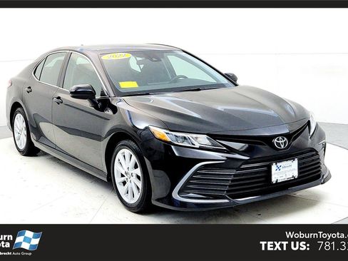Certified 2022 Toyota Camry LE image 1