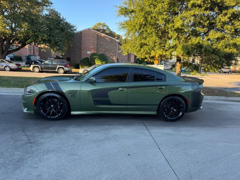 Used 2020 Dodge Charger Scat Pack w/ Navigation & Travel Group image 3