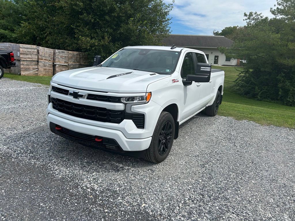 Used 2023 Chevrolet Silverado 1500 RST AWD/4WD image 2