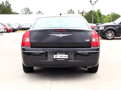 Used 2008 Chrysler 300 Touring RWD image 6