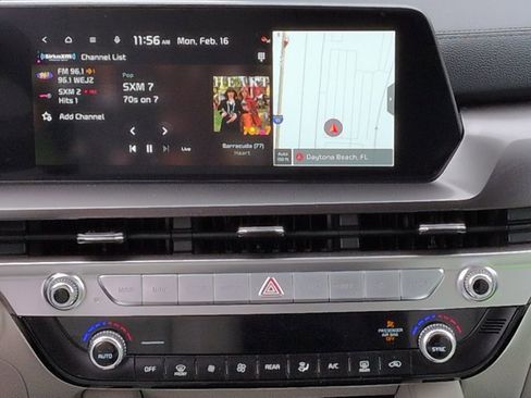 Used 2025 Kia Telluride S image 19