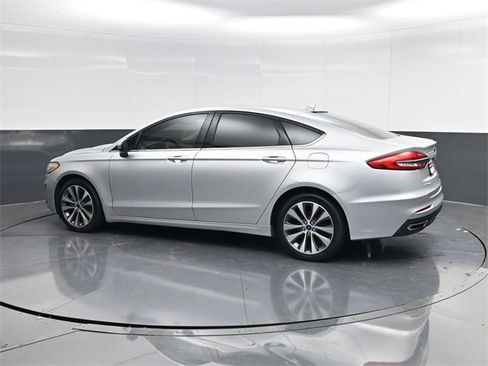 Used 2019 Ford Fusion SE image 5