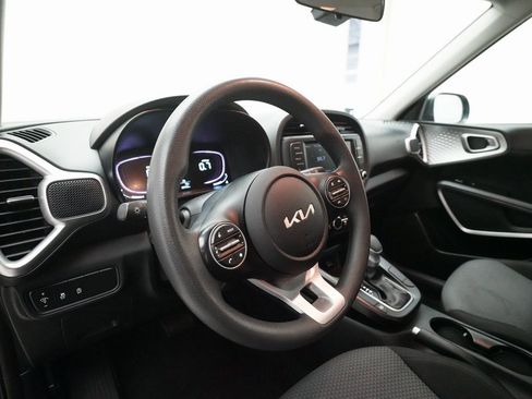 Certified 2023 Kia Soul LX w/ LX Technology Package image 8