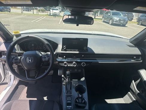 Used 2023 Honda Civic Sport image 15