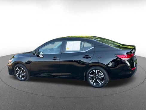 Used 2025 Nissan Sentra SV FWD image 9