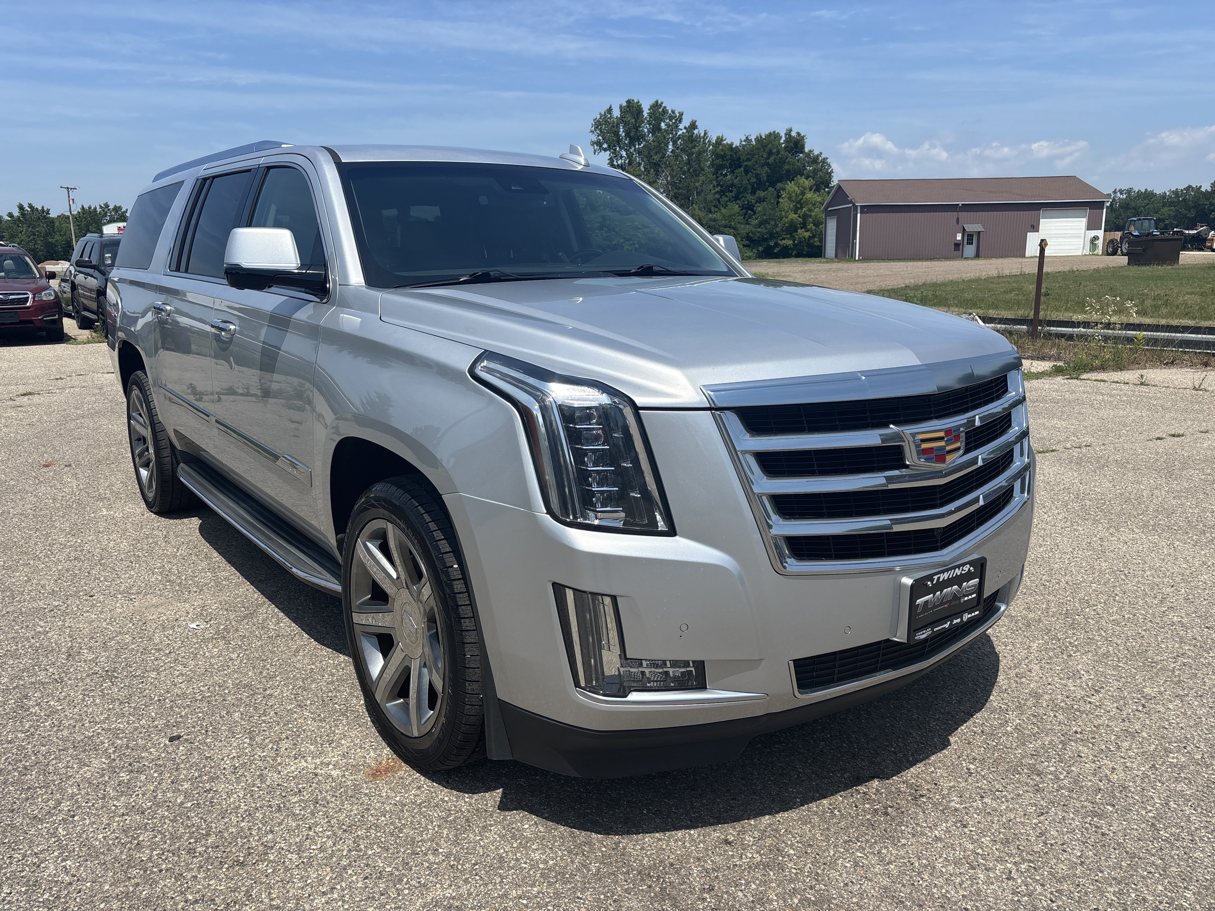 Used 2016 Cadillac Escalade ESV Luxury AWD/4WD image 1