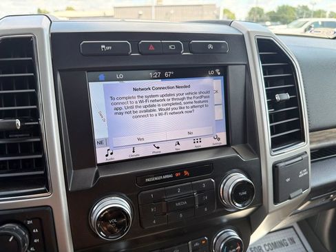 Used 2019 Ford F150 Lariat w/ Equipment Group 502A Luxury AWD/4WD image 18