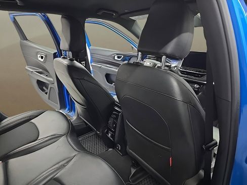 Used 2025 Jeep Compass Trailhawk image 17