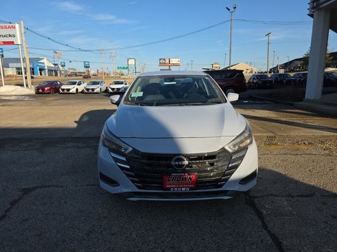 New 2025 Nissan Versa SV image 9