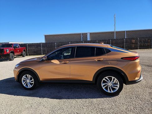 New 2026 Buick Envista Preferred w/ Convenience II Package image 2