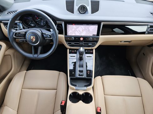 Certified 2026 Porsche Macan AWD/4WD image 24
