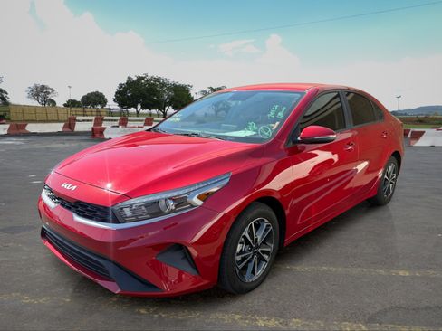 Certified 2024 Kia Forte LXS w/ LXS Technology Package FWD image 5