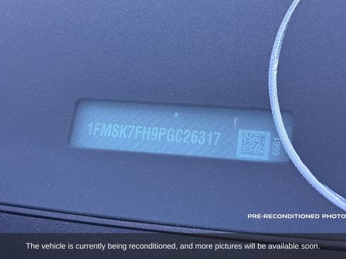 Used 2023 Ford Explorer Limited w/ Limited Technology Package image 2