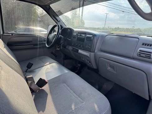 Used 2007 Ford F350 4x4 Regular Cab DRW Super Duty image 6