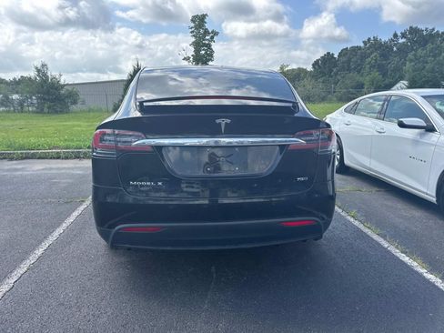 Used 2018 Tesla Model X 75D AWD/4WD image 8
