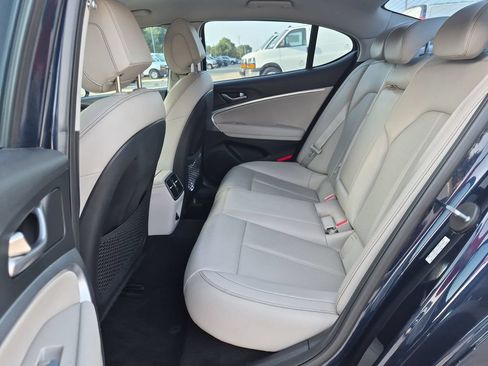 Used 2019 Genesis G70 2.0T Advanced RWD image 21