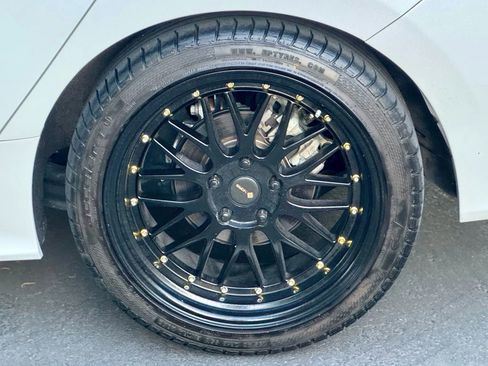 Used 2023 Honda Civic Touring image 9