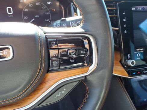 Used 2024 Jeep Grand Wagoneer L Series III image 30