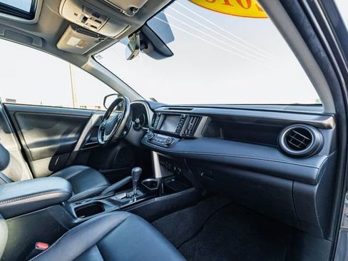 Used 2018 Toyota RAV4 Limited image 22