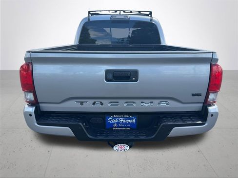 Used 2019 Toyota Tacoma TRD Off-Road AWD/4WD image 8
