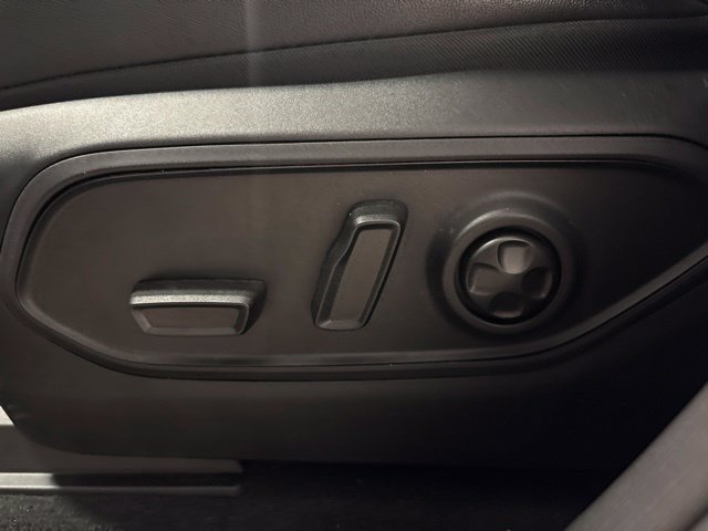 Used 2024 Jeep Grand Cherokee Limited w/ Luxury Tech Group II AWD/4WD image 13
