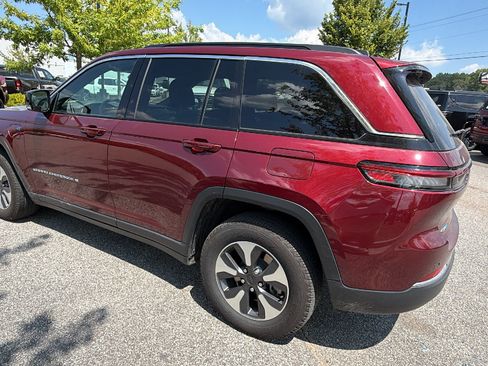 Used 2024 Jeep Grand Cherokee Limited 4xe AWD/4WD image 10
