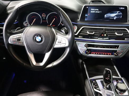 Used 2019 BMW 750i RWD image 61