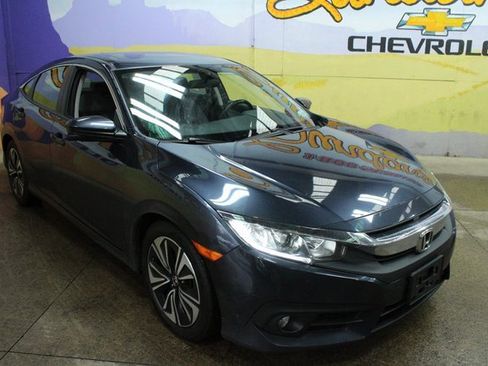 Used 2018 Honda Civic EX-T image 4