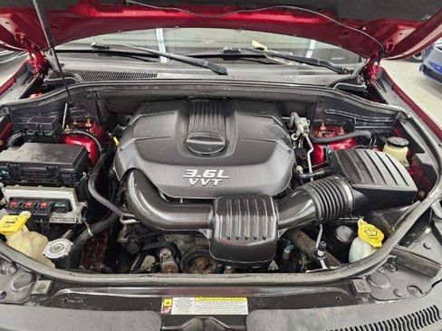 Used 2012 Jeep Grand Cherokee Laredo w/ Laredo E Group image 40