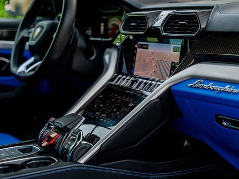 Used 2020 Lamborghini Urus image 61