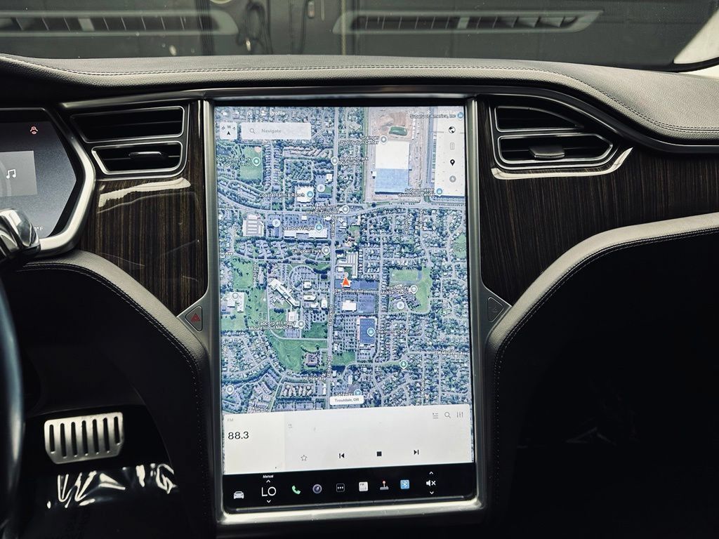 Used 2013 Tesla Model S Performance RWD image 31
