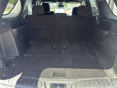 Used 2023 Dodge Durango SXT AWD/4WD image 7