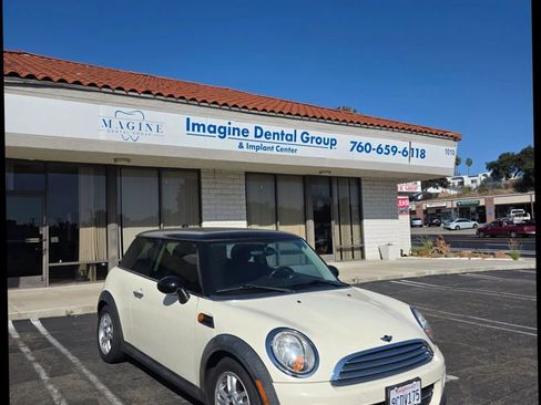Used 2012 MINI Cooper Hardtop image 1